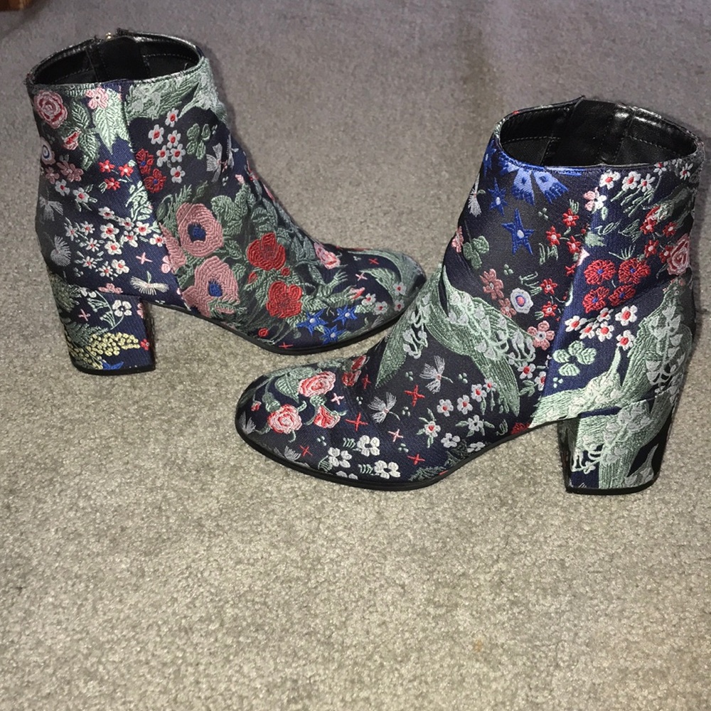 Indigo Rd booties size 8.5